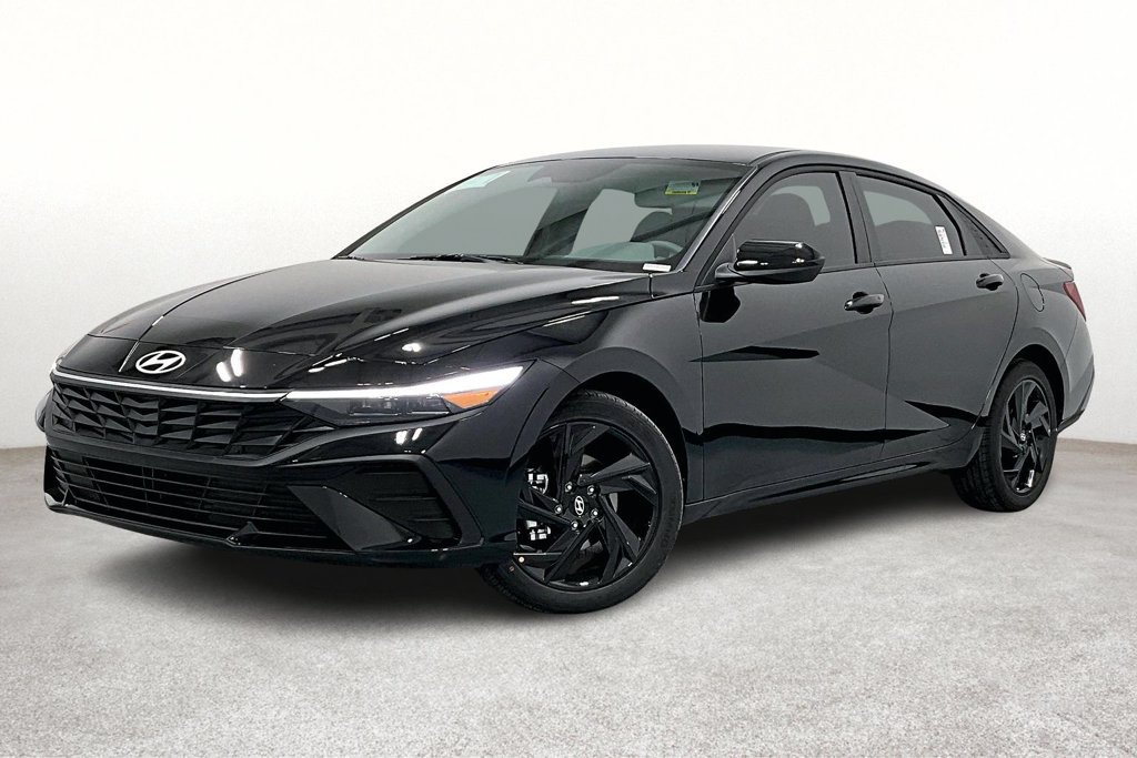 New 2026 Hyundai Elantra SEL Sport Premium FWD image 2