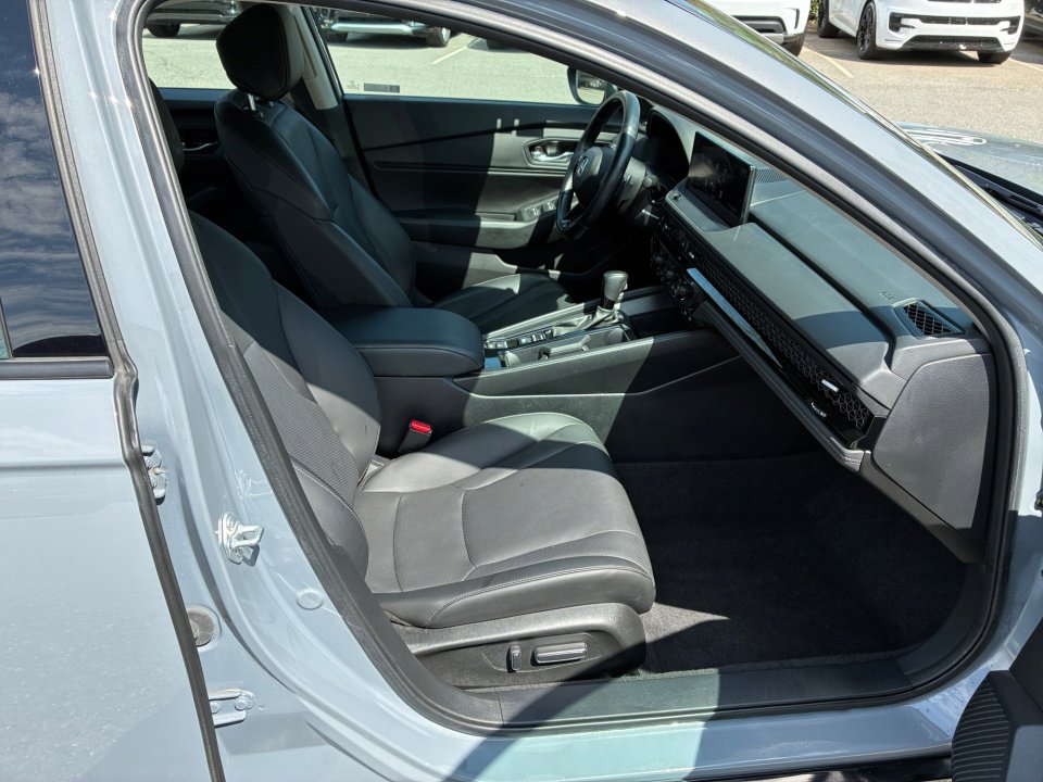 Used 2023 Honda Accord EX-L image 32