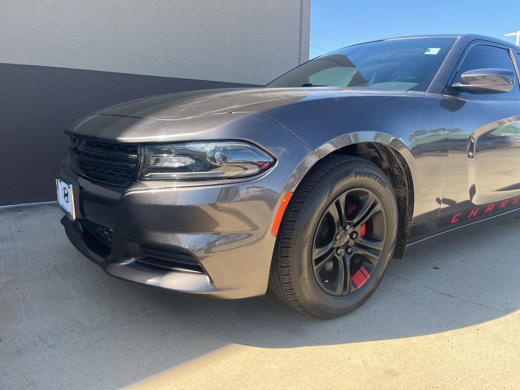 Used 2020 Dodge Charger SXT w/ Leather Interior Group image 6