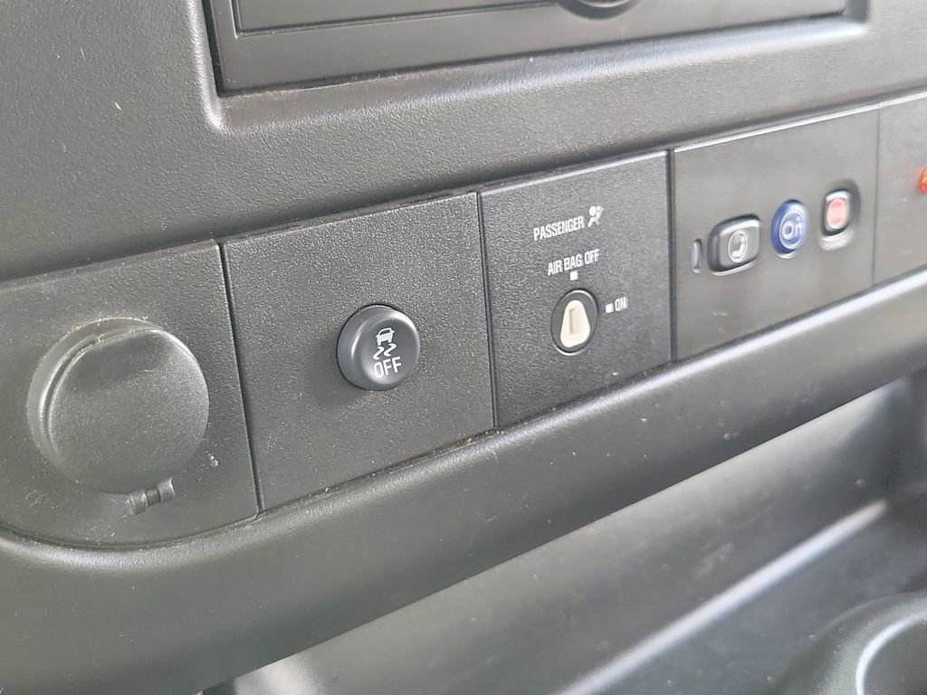 Used 2016 GMC Savana 3500 LS image 10