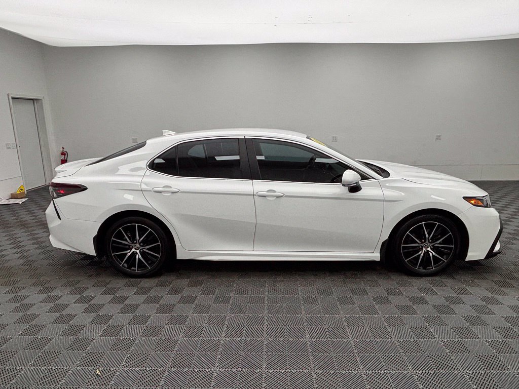 Used 2024 Toyota Camry SE AWD/4WD image 7