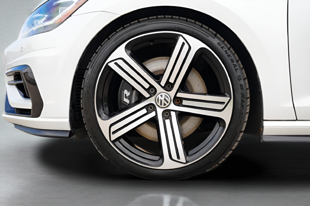 Used 2019 Volkswagen Golf R 4-Door AWD/4WD image 9
