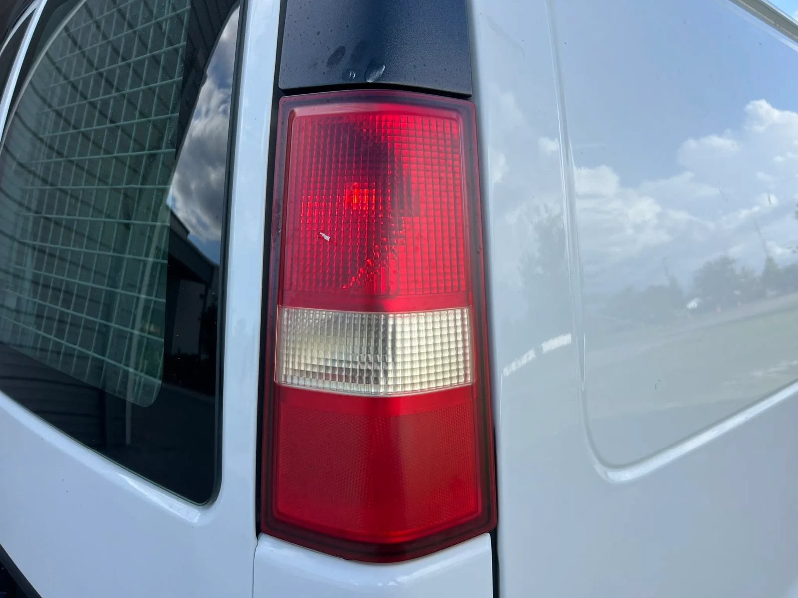 Used 2014 Chevrolet Express 2500 Extended RWD image 18
