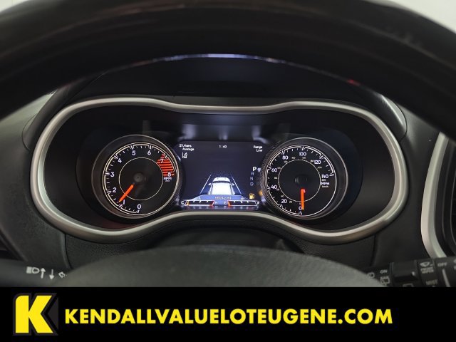 Used 2017 Jeep Cherokee Overland w/ Technology Group AWD/4WD image 16