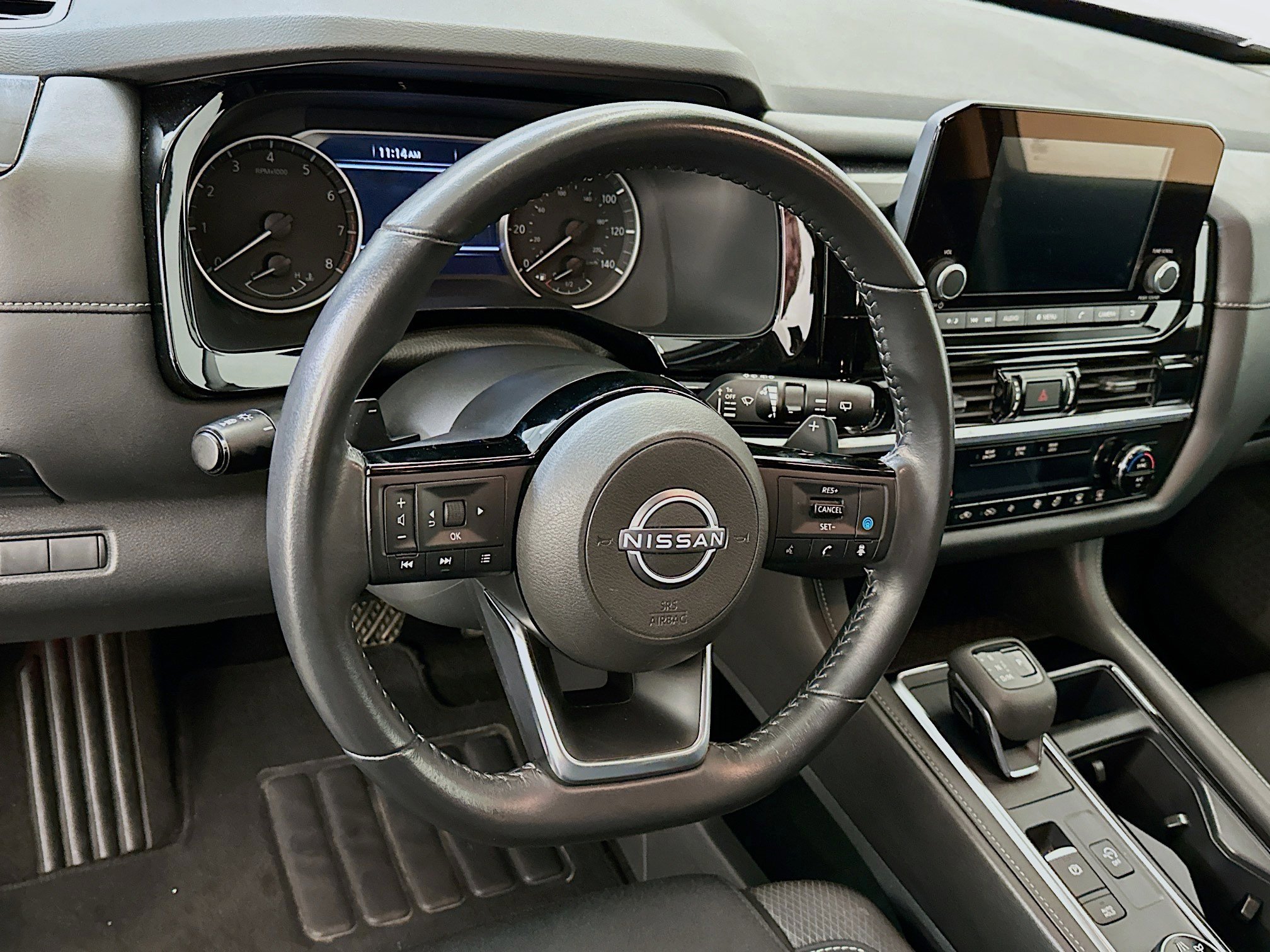 Used 2023 Nissan Pathfinder SV image 18
