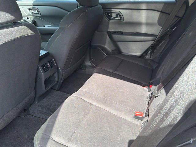 Used 2024 Nissan Rogue S AWD/4WD image 16