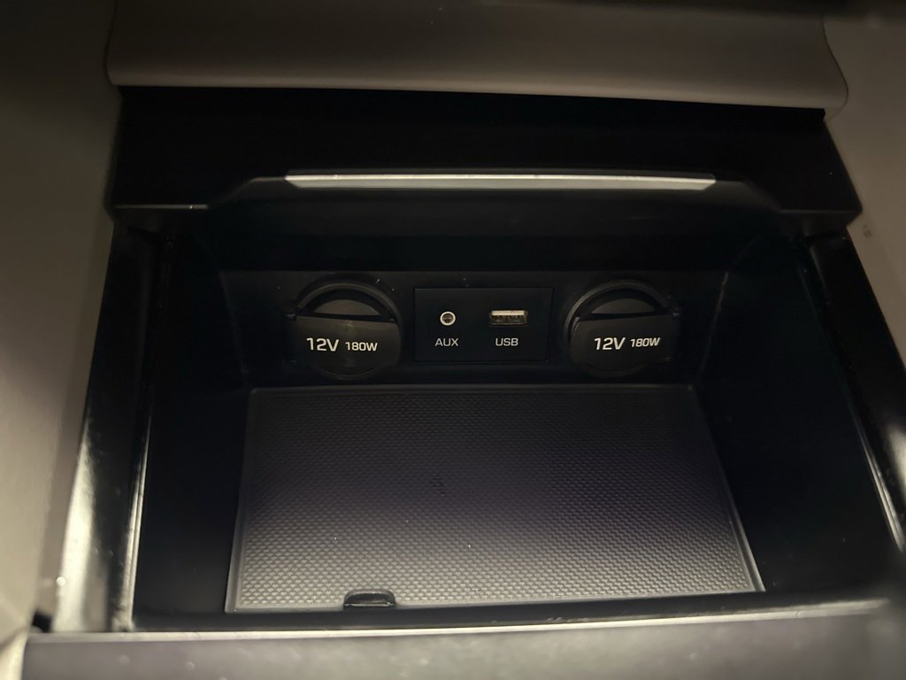 Used 2017 Hyundai Elantra Limited w/ Limited Tech Package 04 image 20