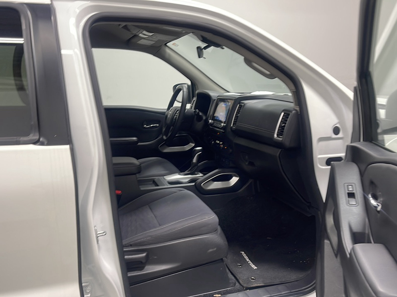 Used 2023 Nissan Frontier SV AWD/4WD image 20