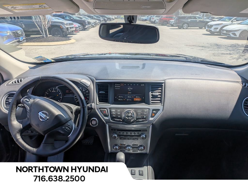 Used 2019 Nissan Pathfinder SL AWD/4WD image 6