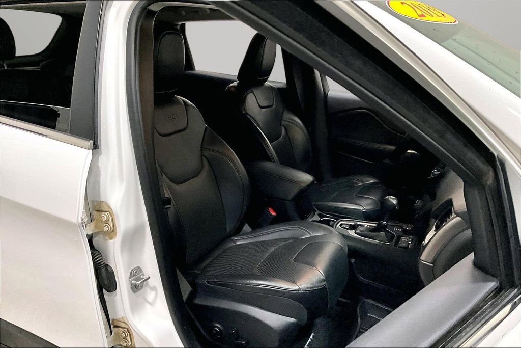Used 2019 Jeep Cherokee Limited AWD/4WD image 28