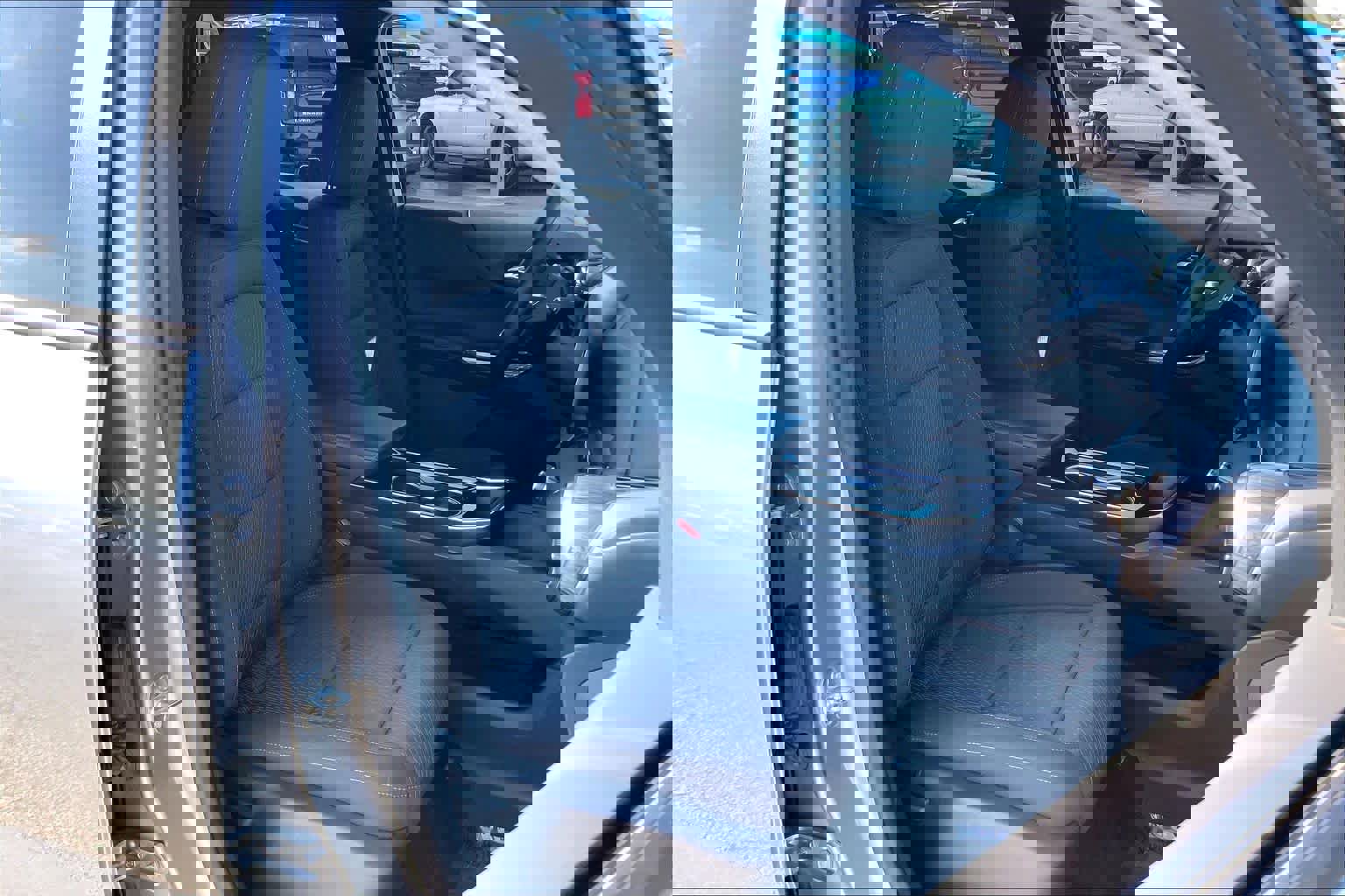 Used 2025 Chevrolet Equinox LT w/ Midnight Edition image 7