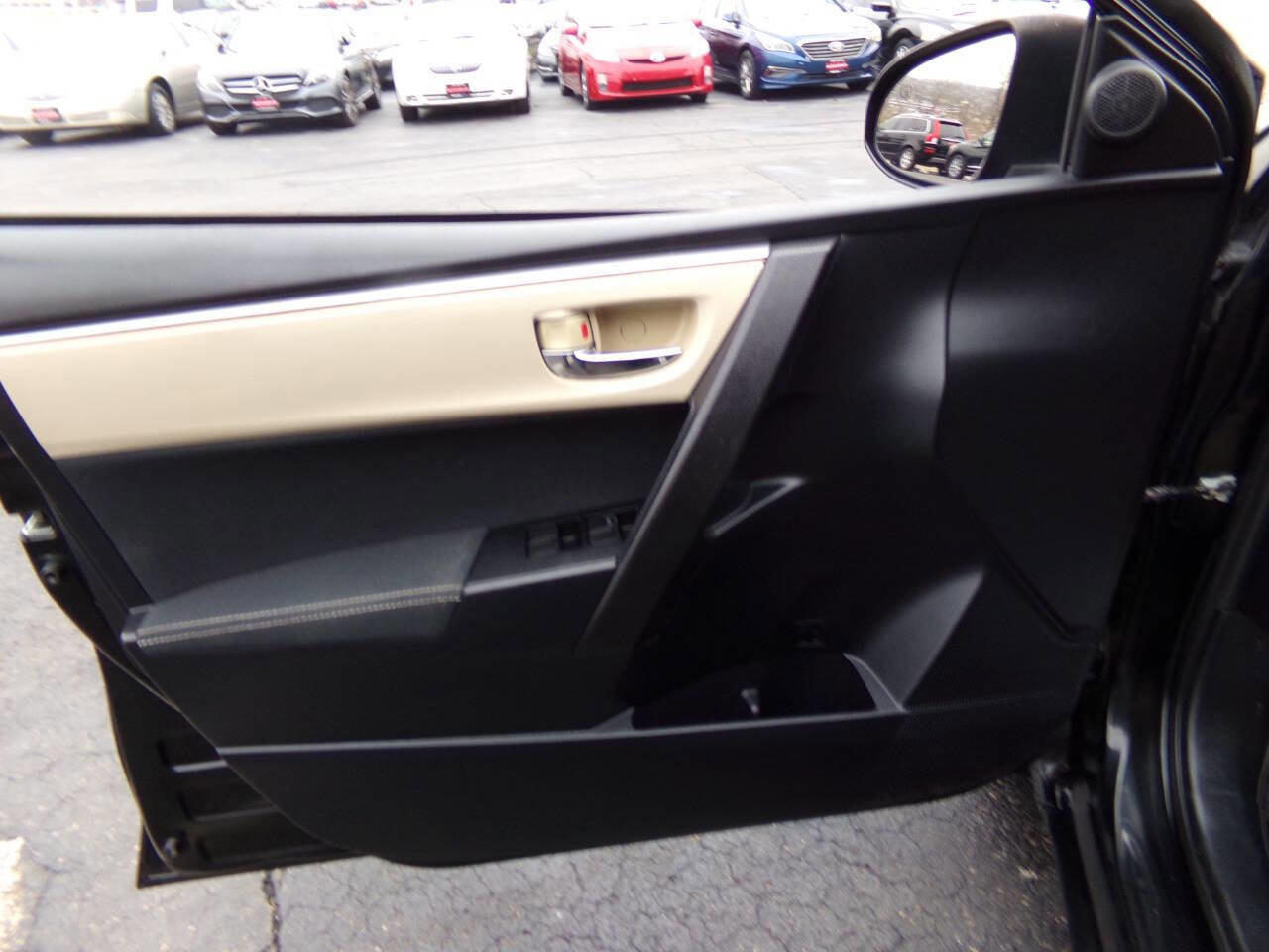 Used 2015 Toyota Corolla LE FWD image 13