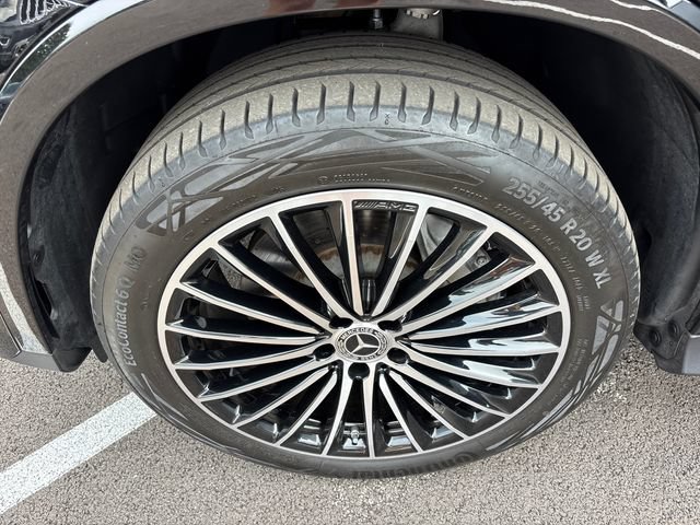 Used 2025 Mercedes-Benz GLC 350e 4MATIC image 32