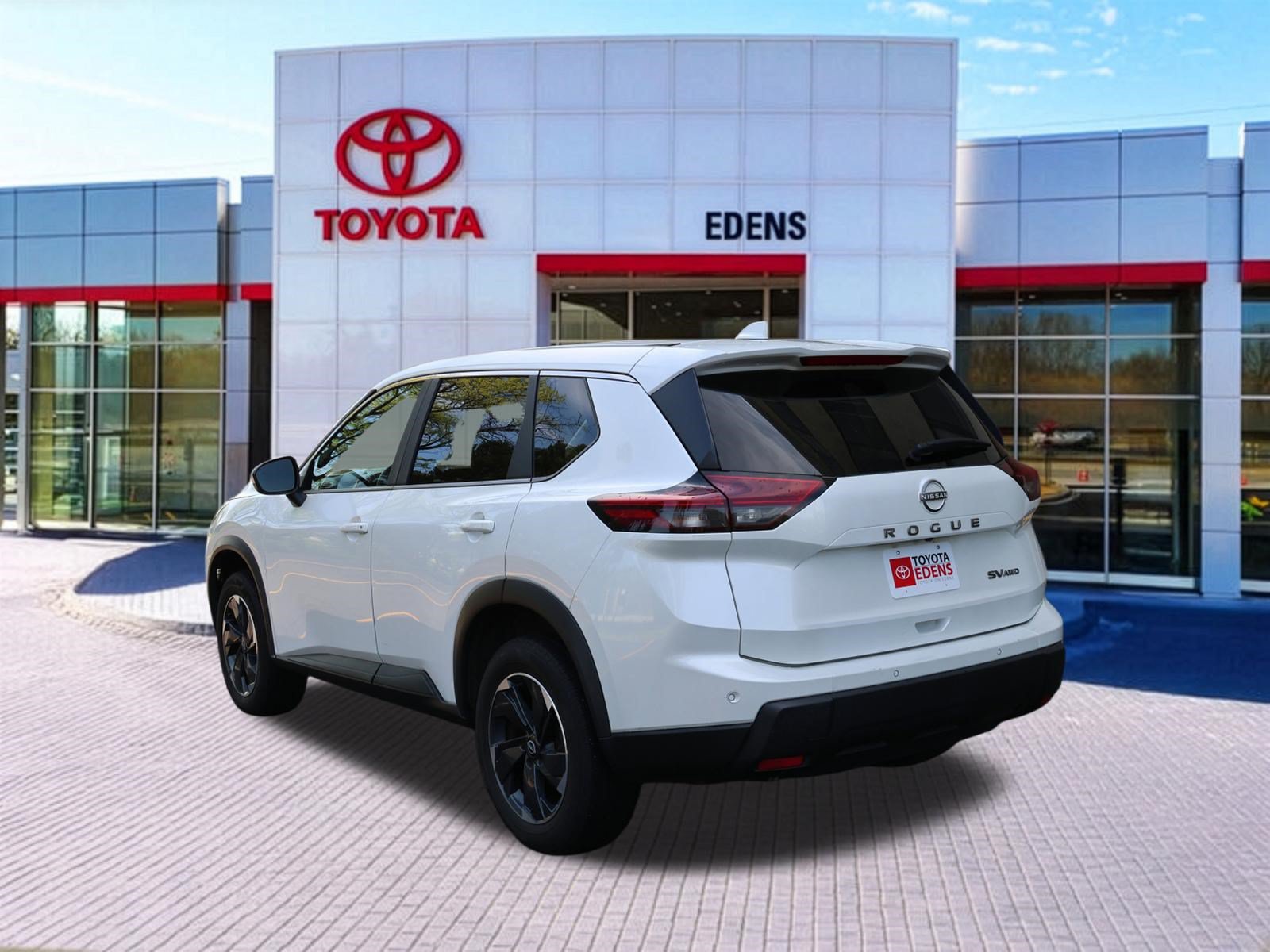 Used 2024 Nissan Rogue SV AWD/4WD image 8