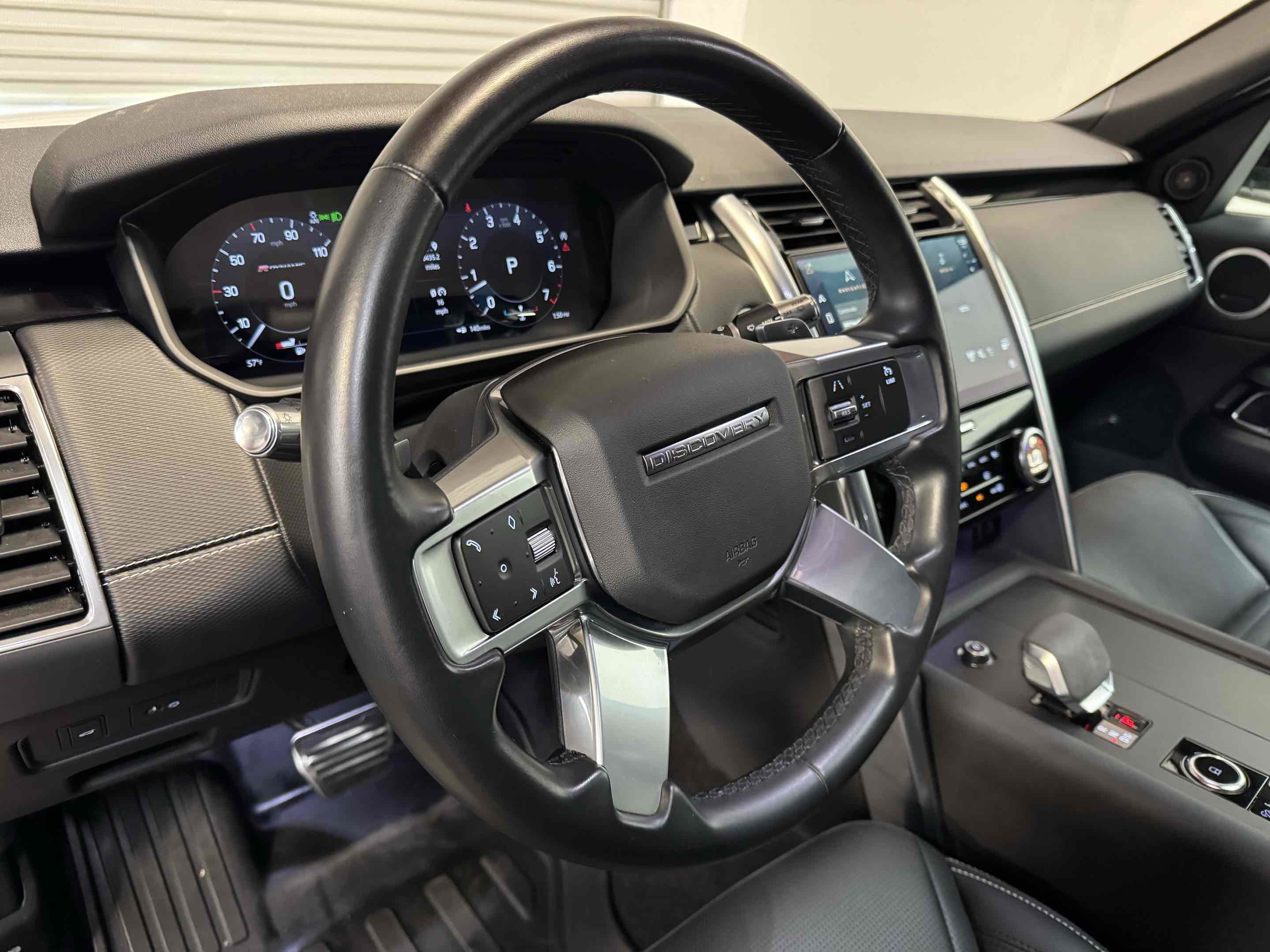 Used 2021 Land Rover Discovery S R-Dynamic image 25