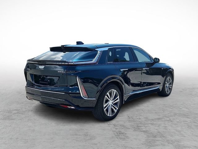 Certified 2024 Cadillac Lyriq Luxury AWD/4WD image 4