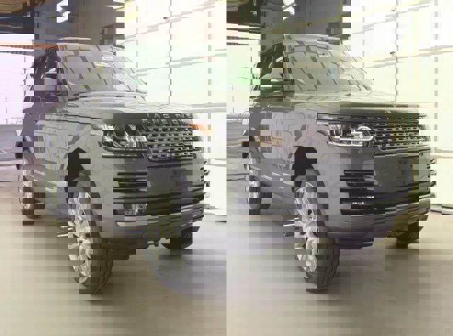 Used 2015 Land Rover Range Rover Supercharged image 5