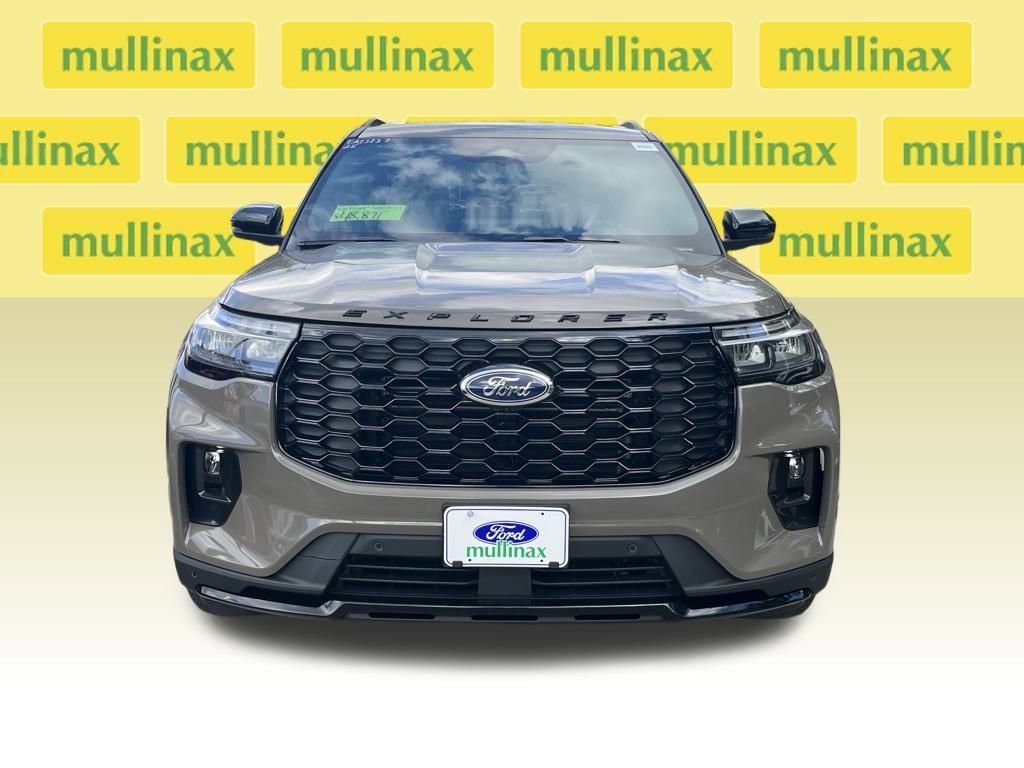 New 2026 Ford Explorer ST-Line w/ ST-Line Street Pack image 15