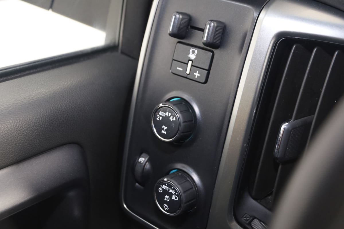 Used 2019 Chevrolet Silverado 1500 LT w/ All Star Edition AWD/4WD image 23