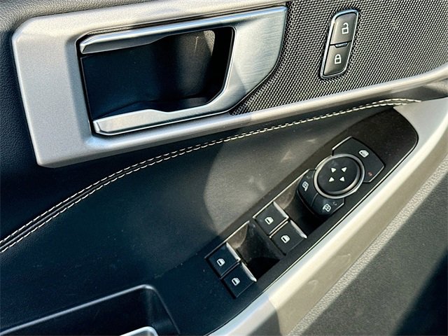 Used 2022 Ford Explorer XLT w/ Equipment Group 202A image 17