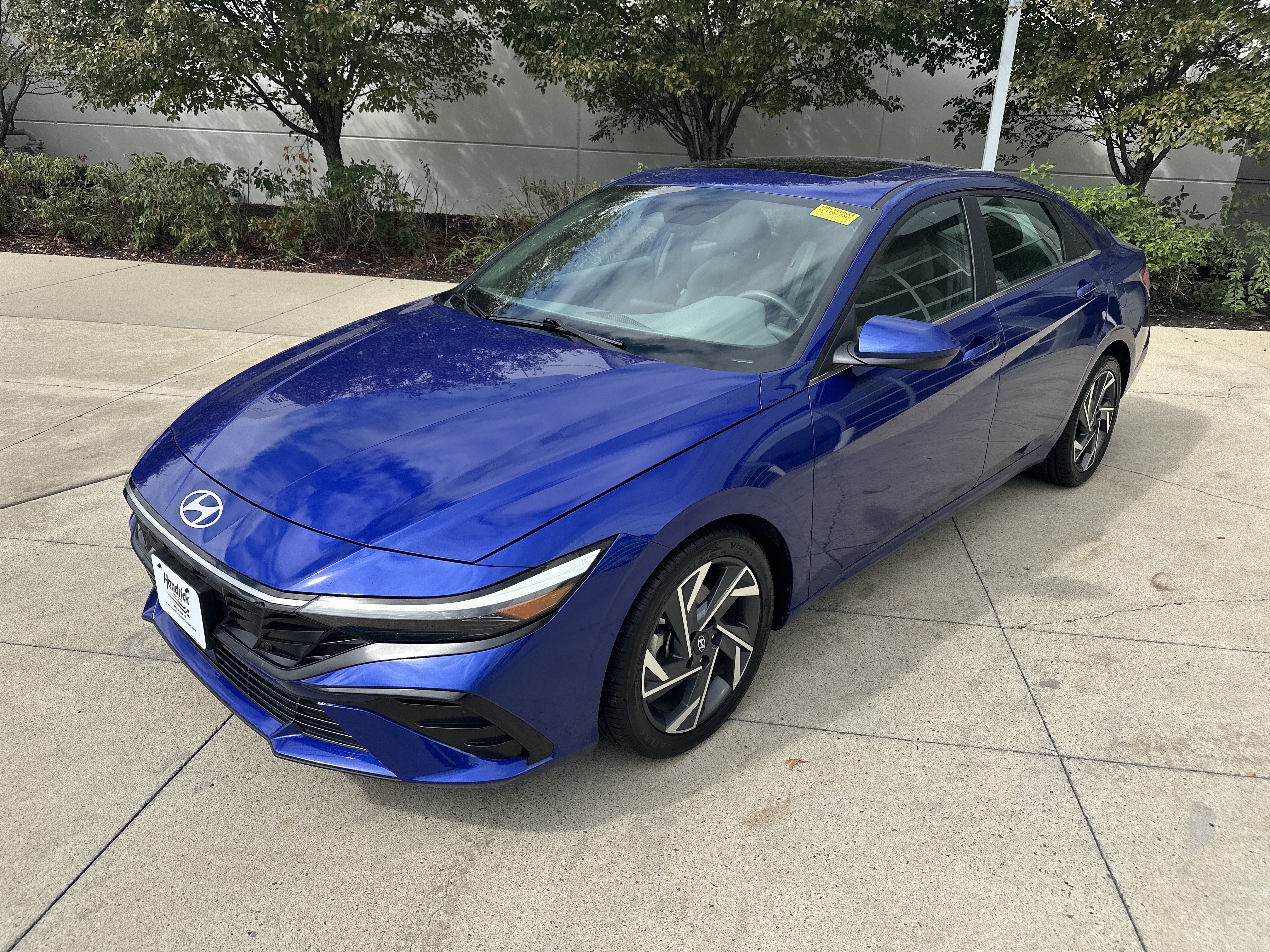 Used 2025 Hyundai Elantra SEL FWD image 3