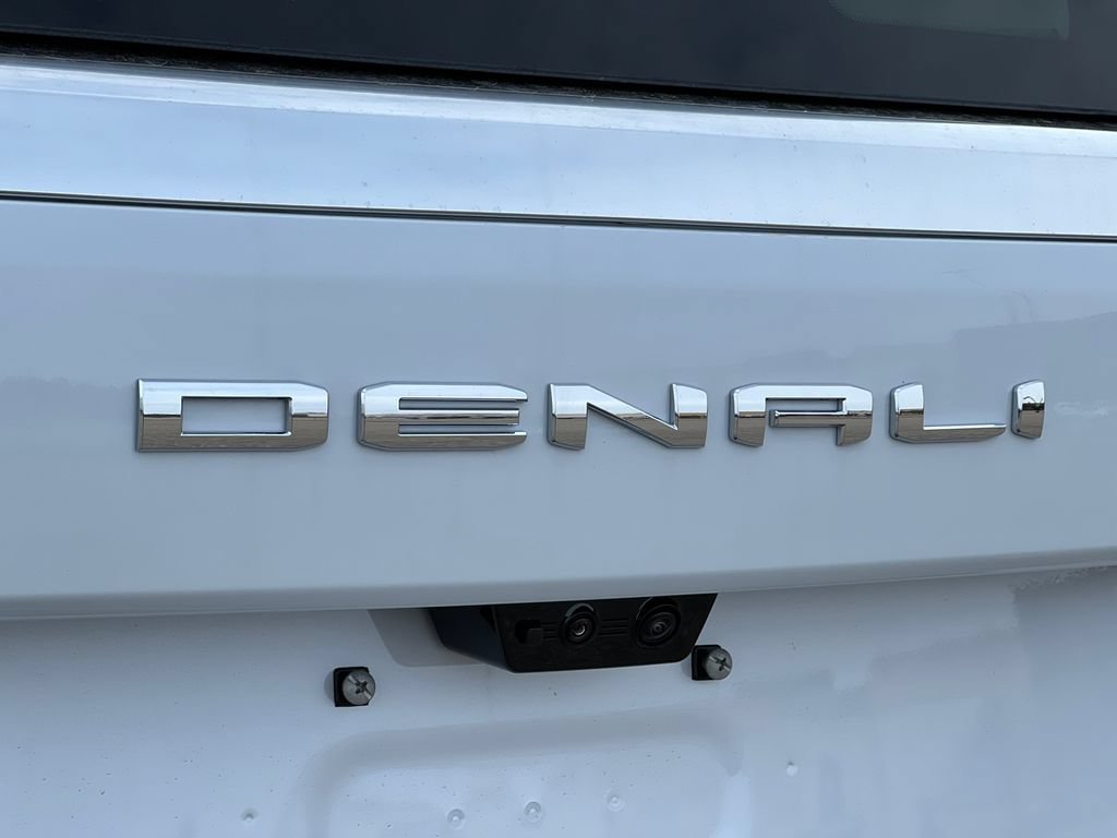 New 2026 GMC Yukon XL Denali w/ Denali Reserve Package AWD/4WD image 2