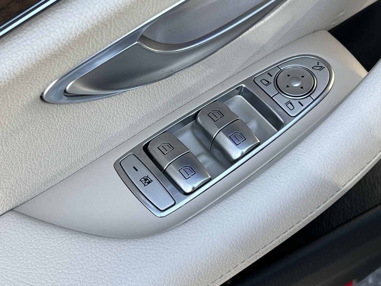 Certified 2021 Mercedes-Benz E 350 4MATIC Sedan w/ Premium Package image 13