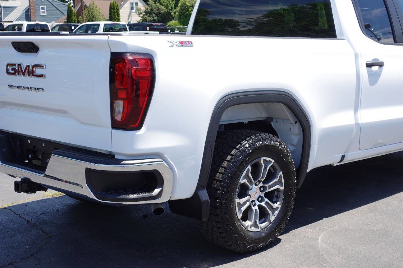Used 2023 GMC Sierra 1500 Pro w/ Convenience Package AWD/4WD image 11