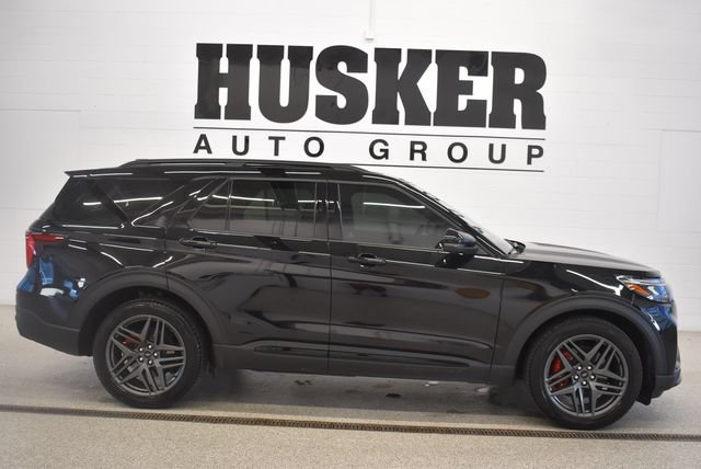 Used 2026 Ford Explorer ST w/ Sun And Sound Package AWD/4WD image 2