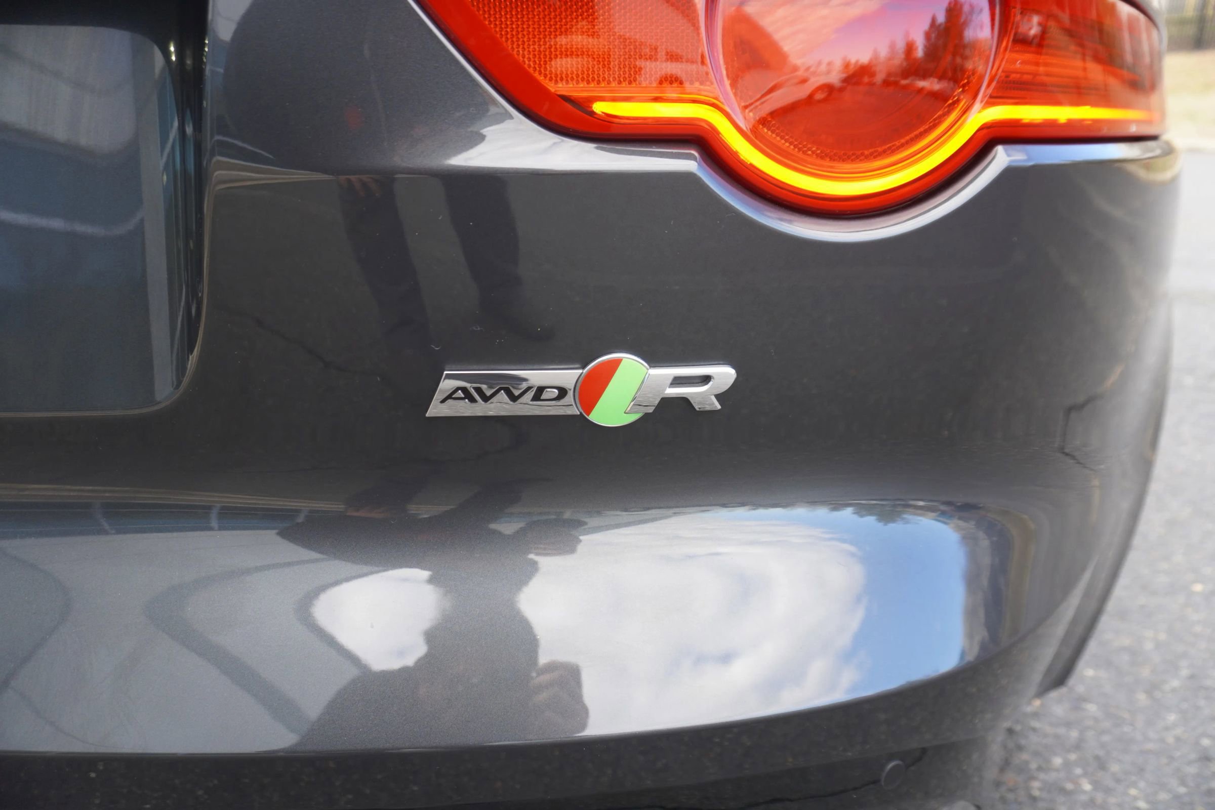 Used 2017 Jaguar F-TYPE R image 16