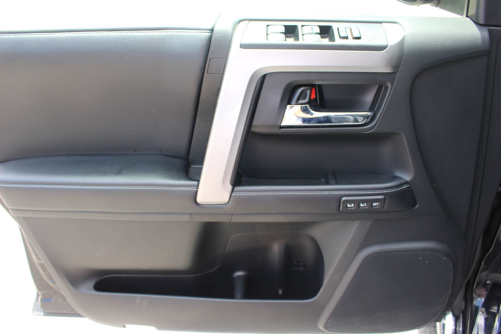 Used 2019 Toyota 4Runner Limited AWD/4WD image 15