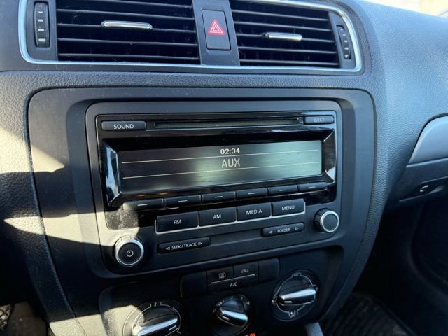 Used 2013 Volkswagen Jetta SE image 16