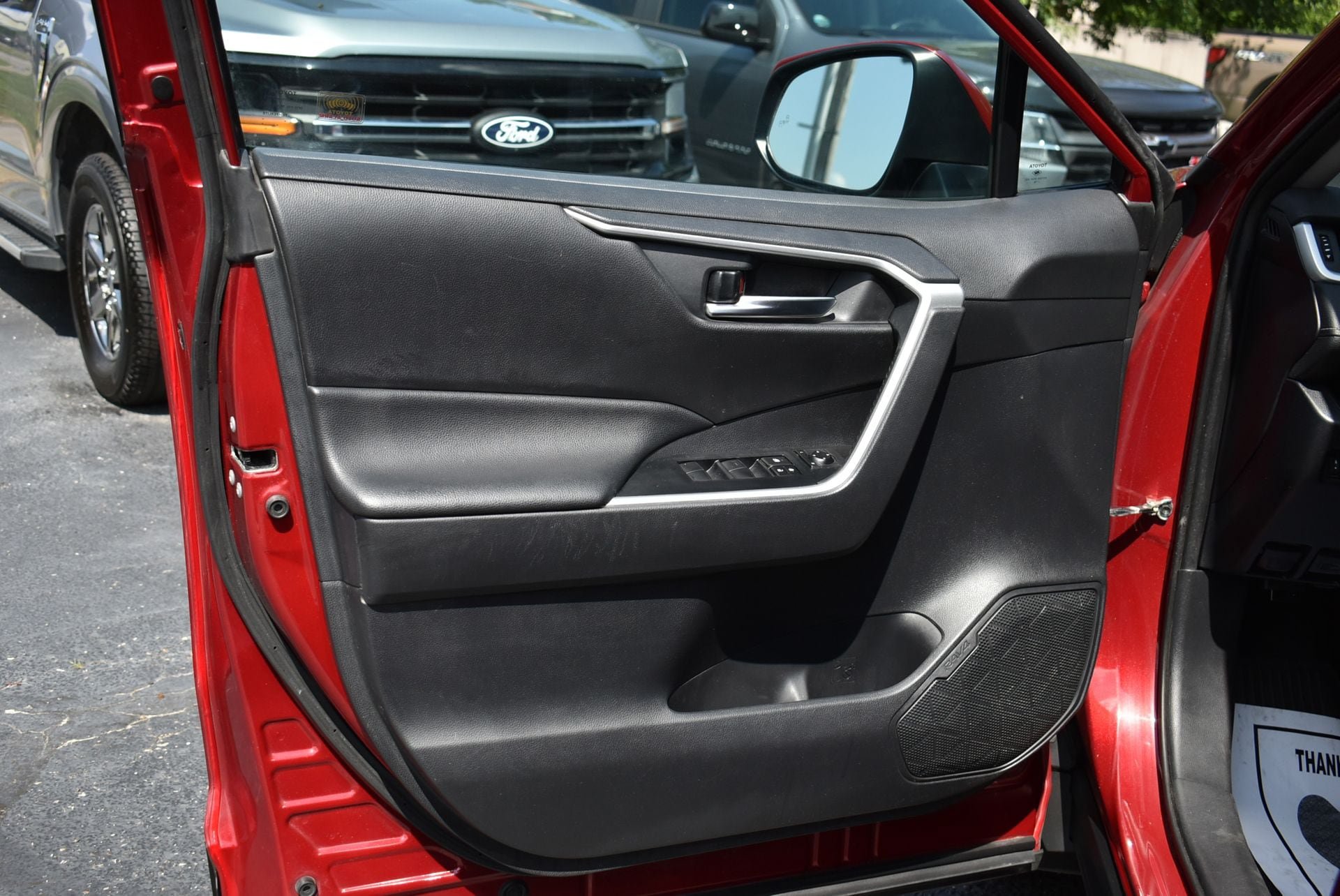 Used 2020 Toyota RAV4 XLE w/ Convenience Package AWD/4WD image 11