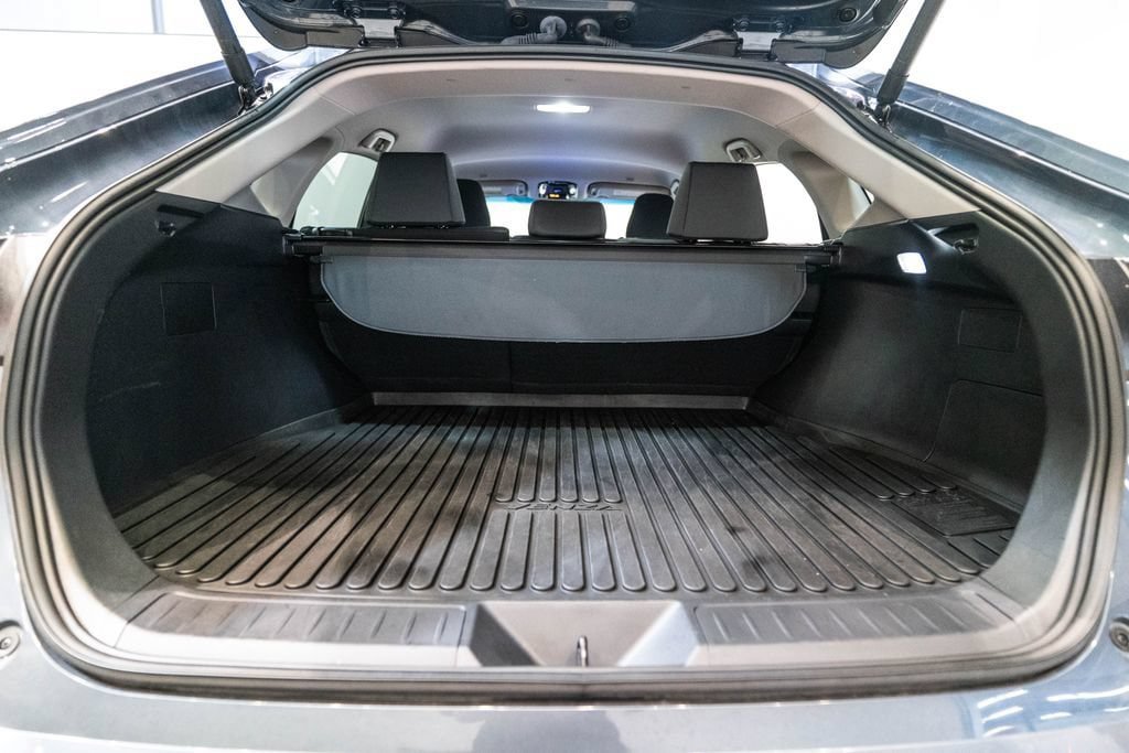 Certified 2024 Toyota Venza LE AWD/4WD image 31