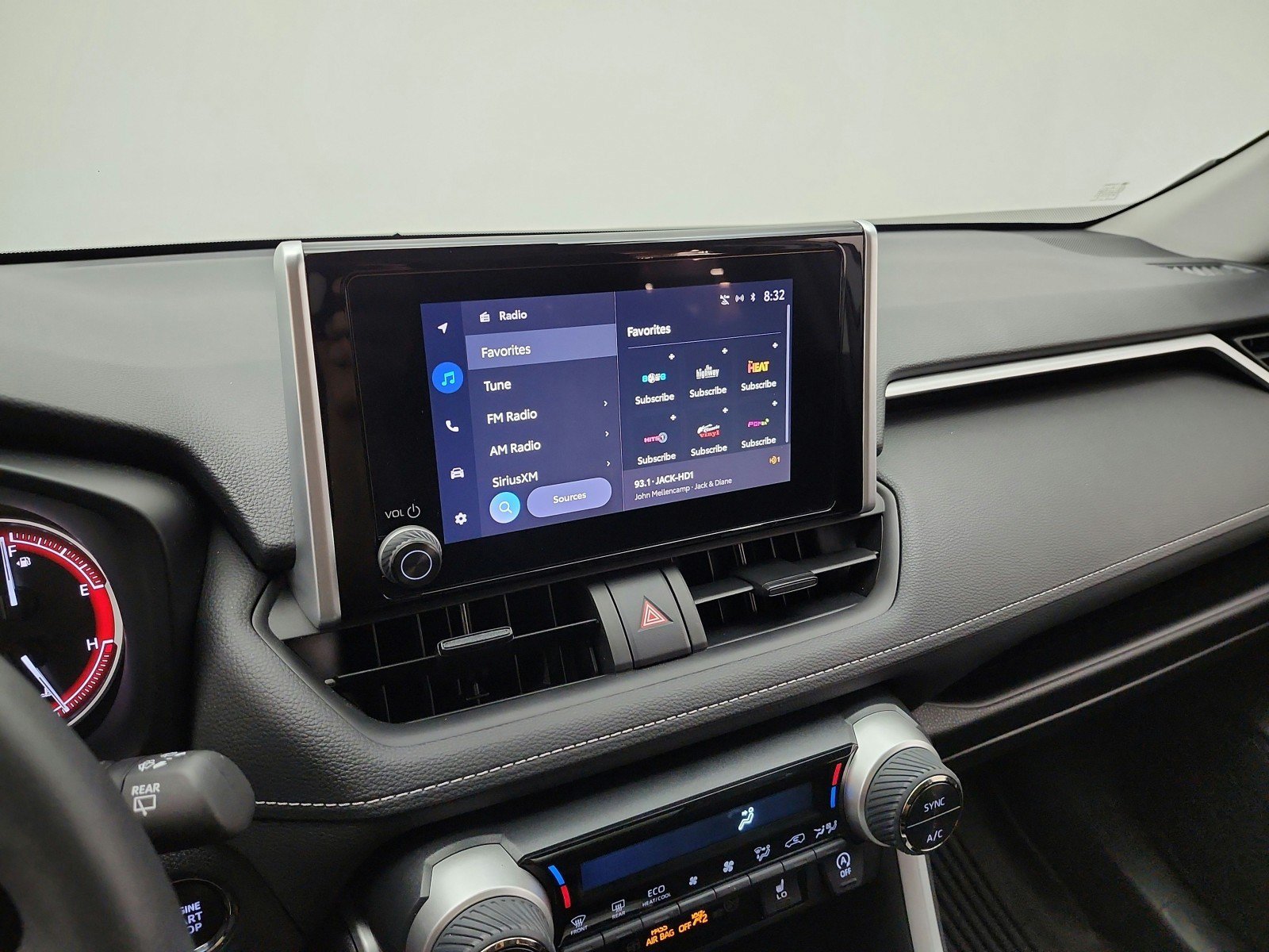 Used 2023 Toyota RAV4 XLE w/ Convenience Package FWD image 10