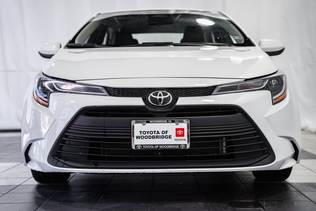 Used 2024 Toyota Corolla LE image 2