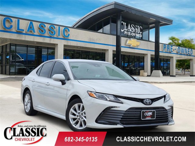 Used 2023 Toyota Camry LE w/ Convenience Package FWD image 1