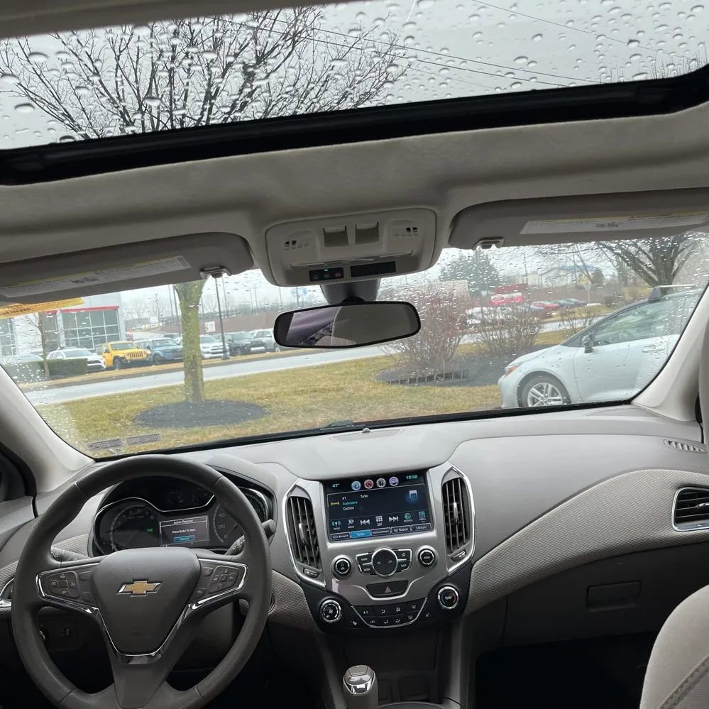 Used 2016 Chevrolet Cruze LT w/ Sun And Sound Package image 6