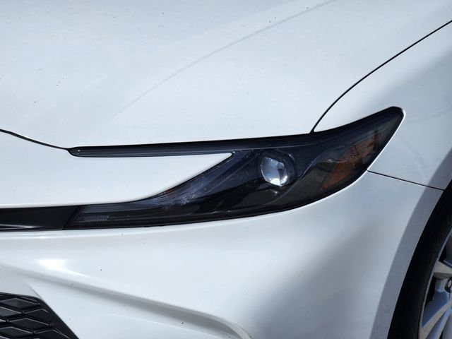 Used 2025 Toyota Camry LE image 9