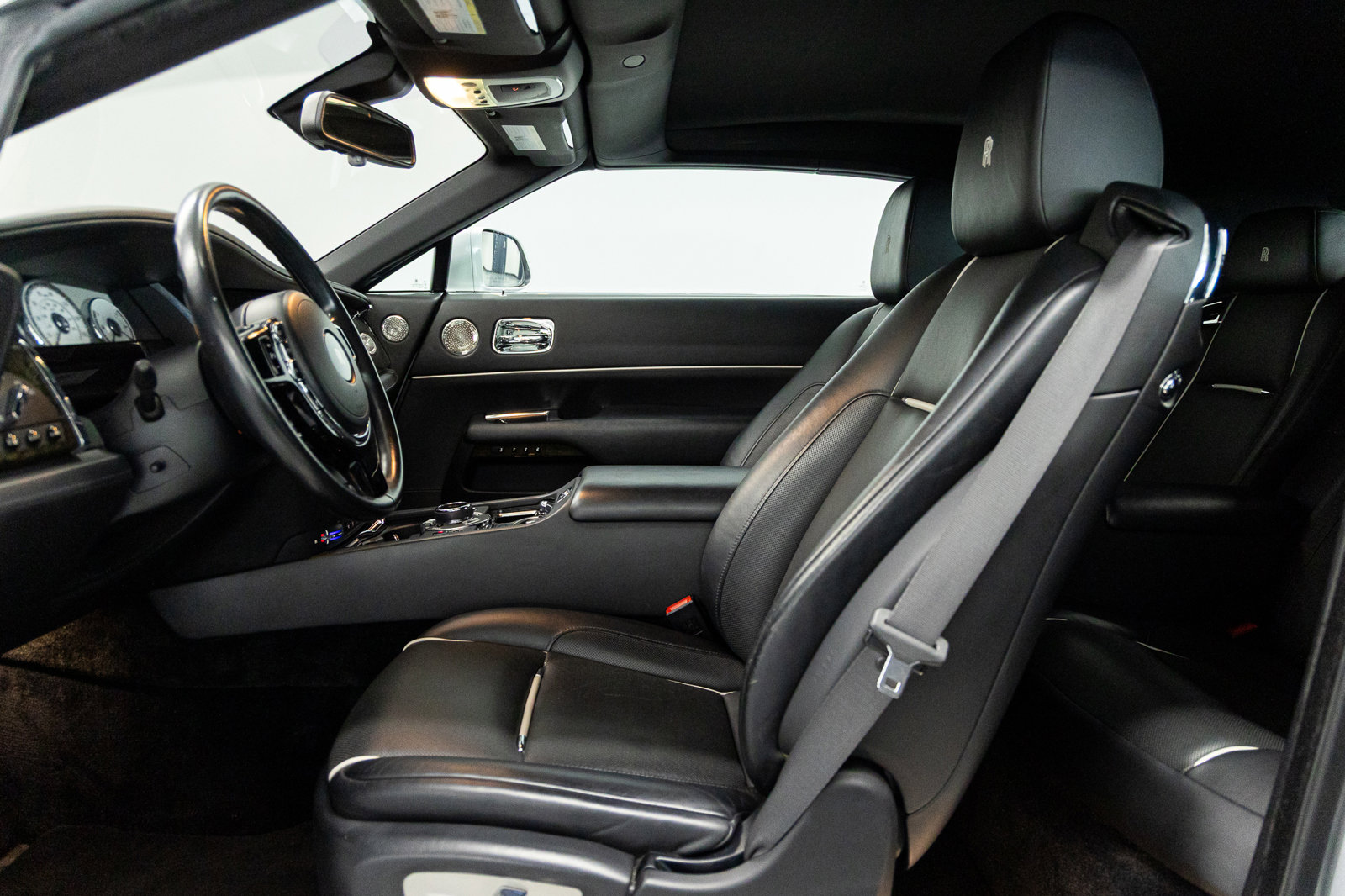 Used 2017 Rolls-Royce Dawn image 31