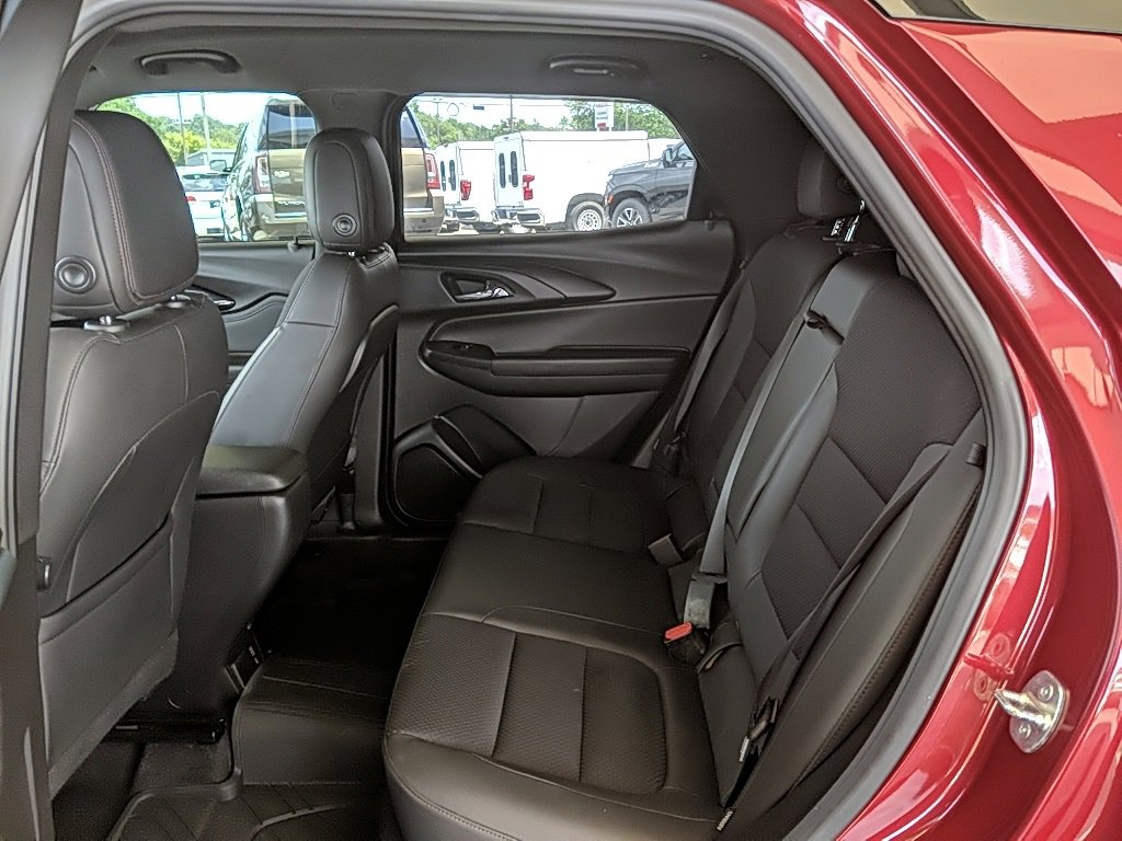 Used 2021 Chevrolet TrailBlazer RS w/ Sun and Liftgate Package image 11
