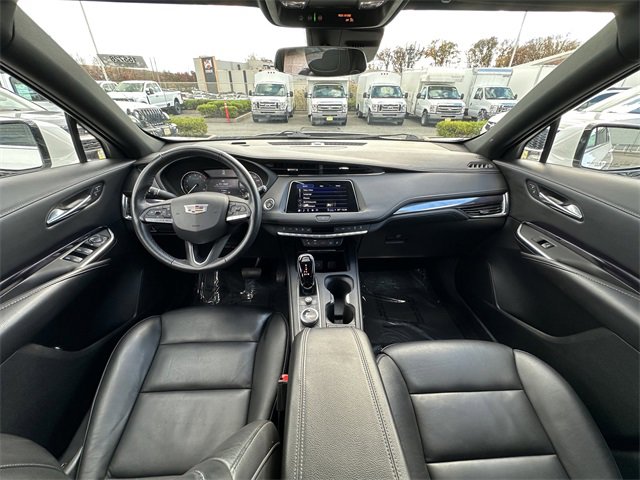 Used 2022 Cadillac XT4 Luxury w/ Cold Weather Package image 3