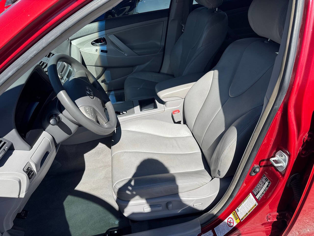 Used 2007 Toyota Camry LE image 12