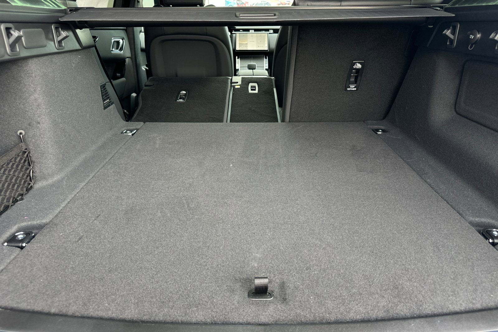 New 2026 Land Rover Range Rover Velar Dynamic SE image 16