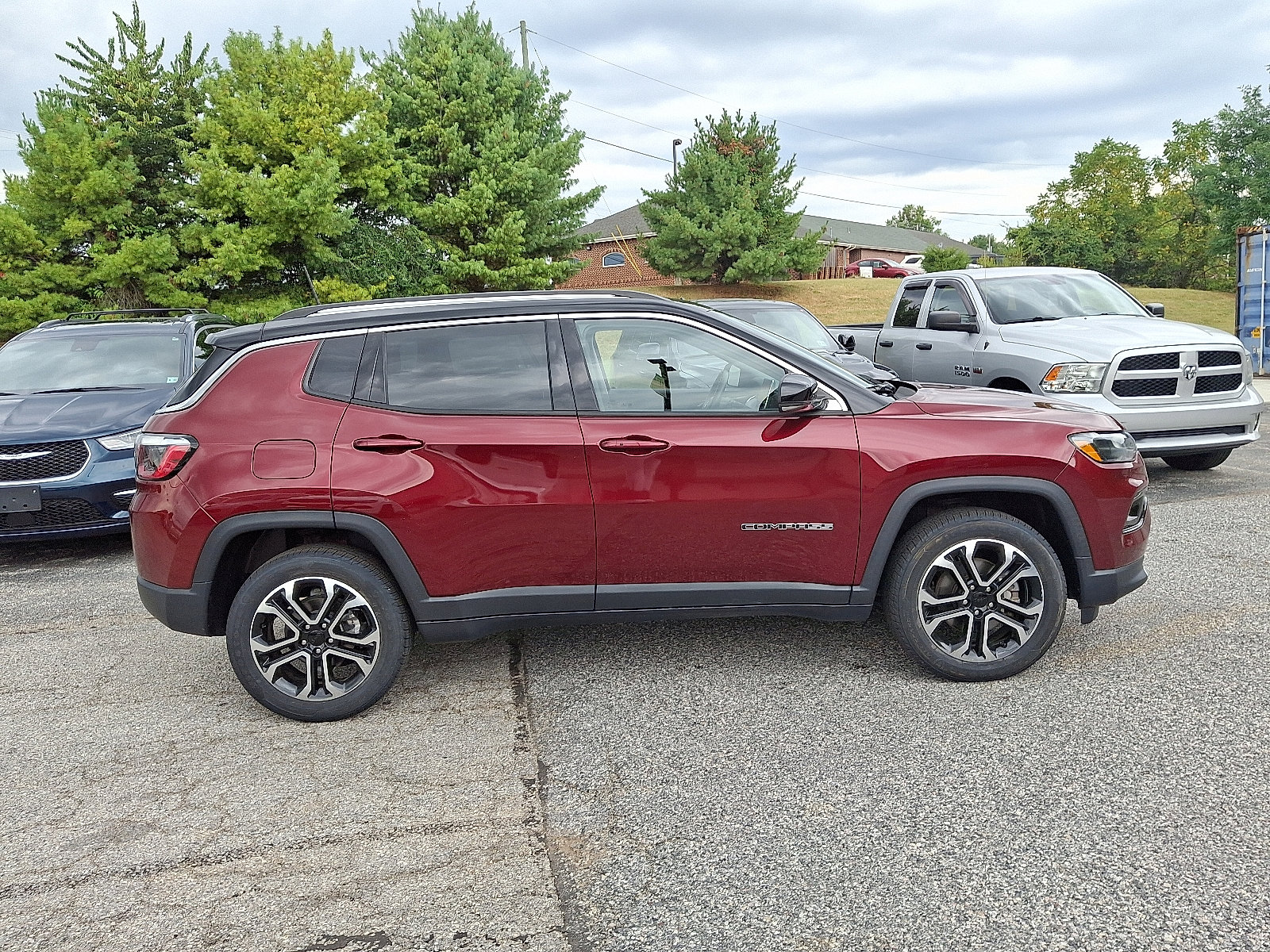 Used 2022 Jeep Compass Limited image 9