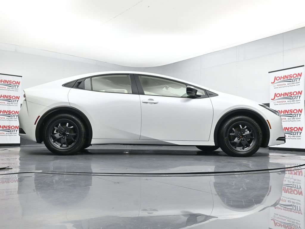 Used 2024 Toyota Prius LE FWD image 36