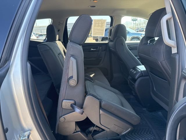 Used 2017 Chevrolet Traverse LT image 44