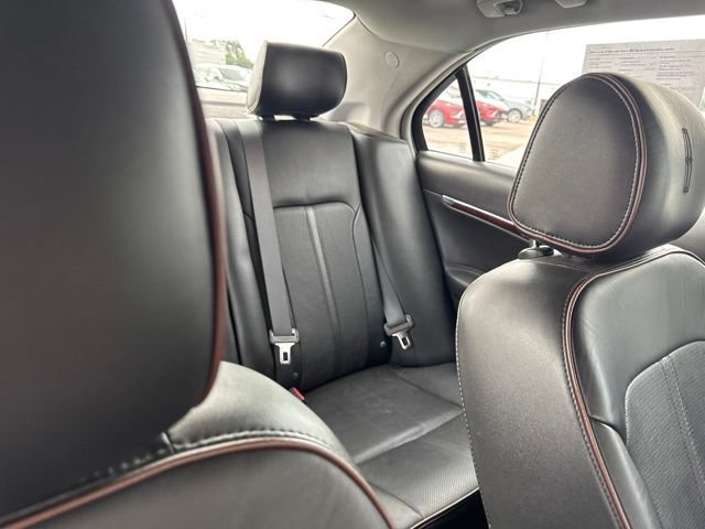 Used 2011 Lincoln MKZ FWD image 6