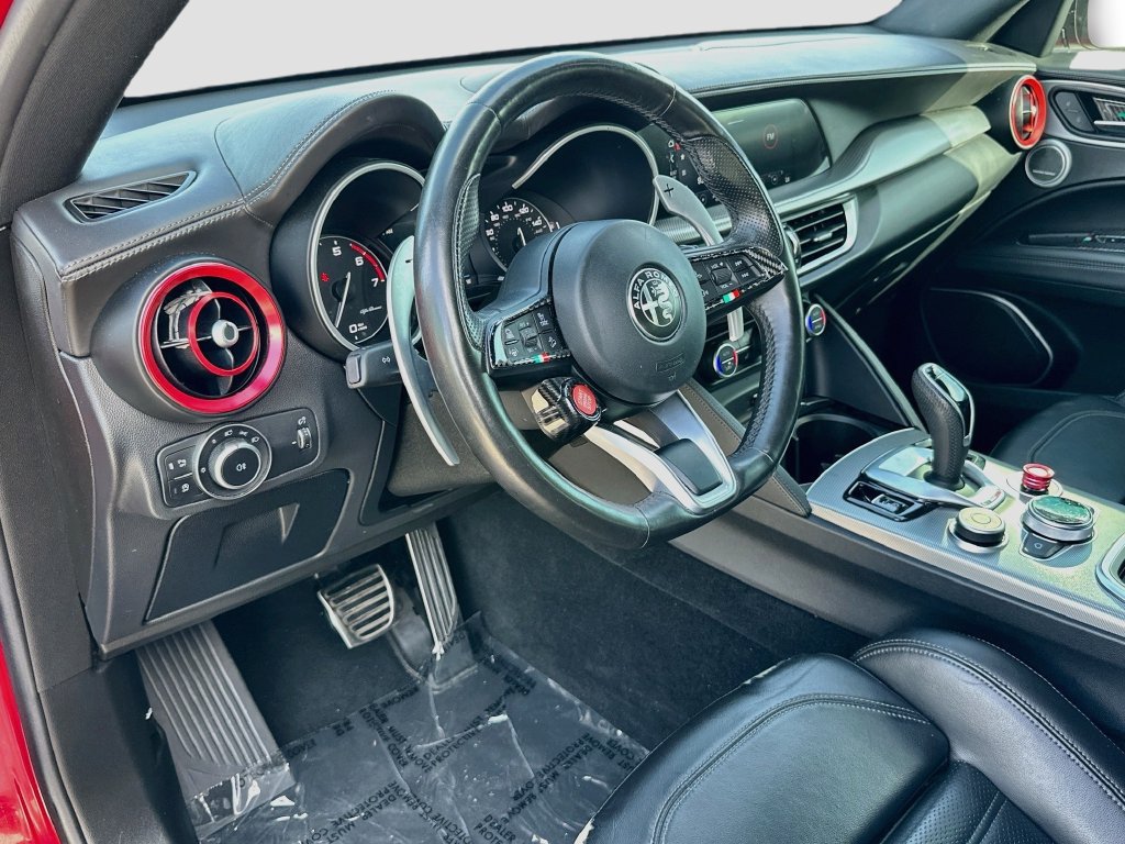Used 2022 Alfa Romeo Stelvio Veloce AWD/4WD image 9