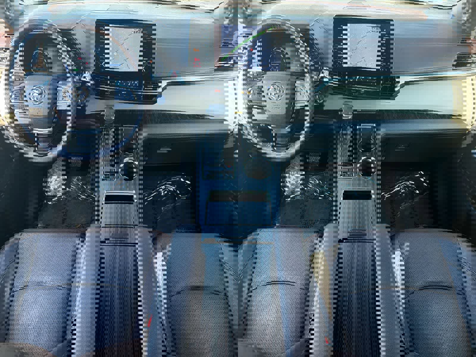 Used 2022 Toyota Sienna Platinum image 16